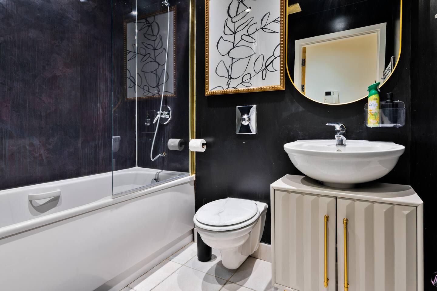 Canary Wharf Balcony & Waterfront | 2-Bed, 2-Bath6