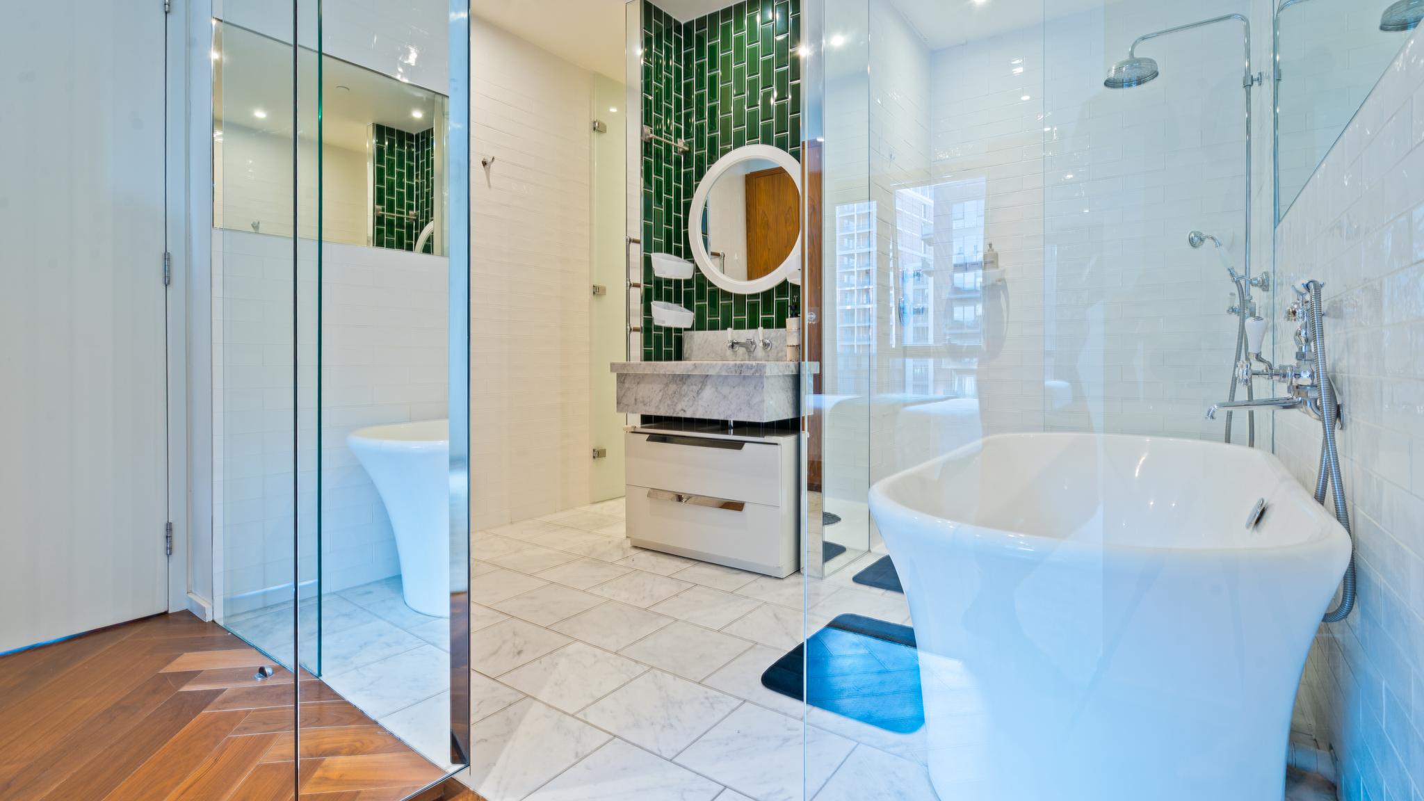 Bright 2-Bed, 2-Bath Balcony & View | Nine Elms4
